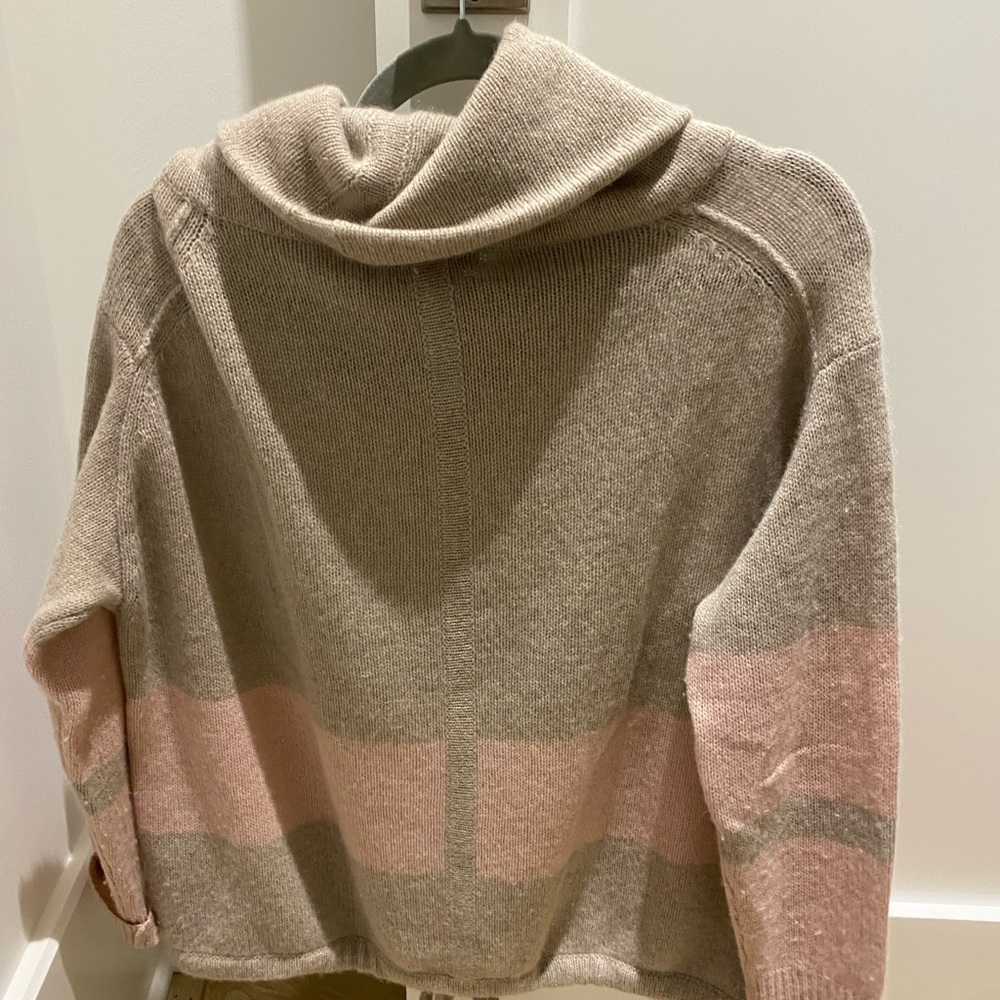 360 Sweater - Picture 4 of 4
